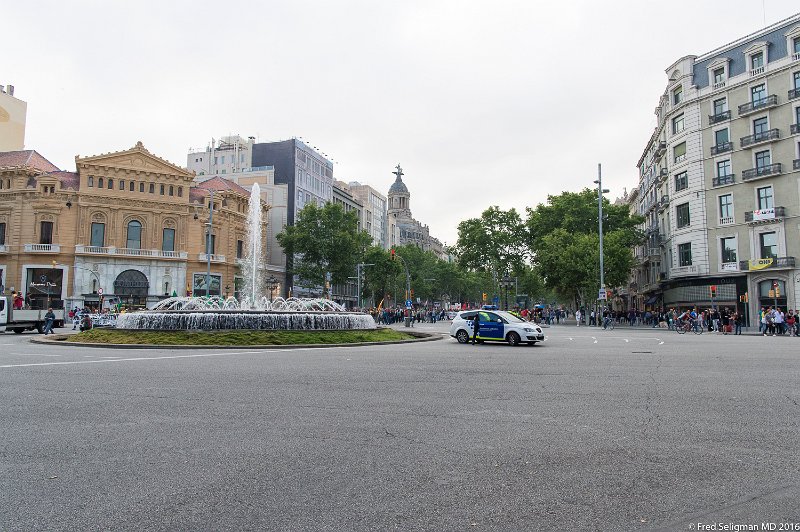 20160528_185248 D4S.jpg - Demontration (protest) Paseig de Gracia